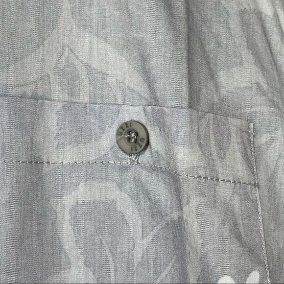 Premiums Hawaiian Grey/White Palm Trees Button Top - Picture 9 of 16